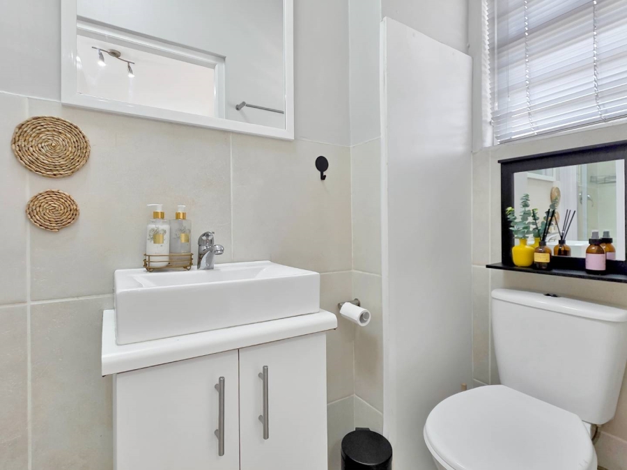 To Let 0 Bedroom Property for Rent in Tamboerskloof Western Cape